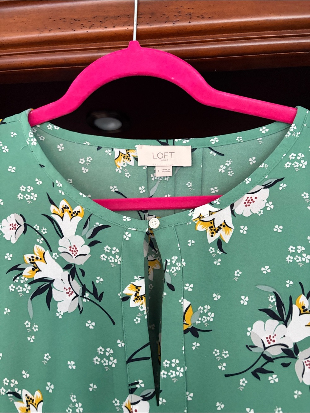 LOFT Green Floral Key Hole Front Blouse - Picture 2 of 3